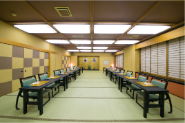 椅子席での食事形式
