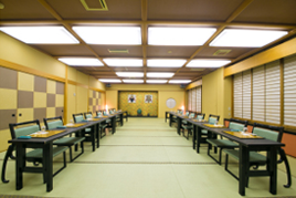 椅子席での食事形式